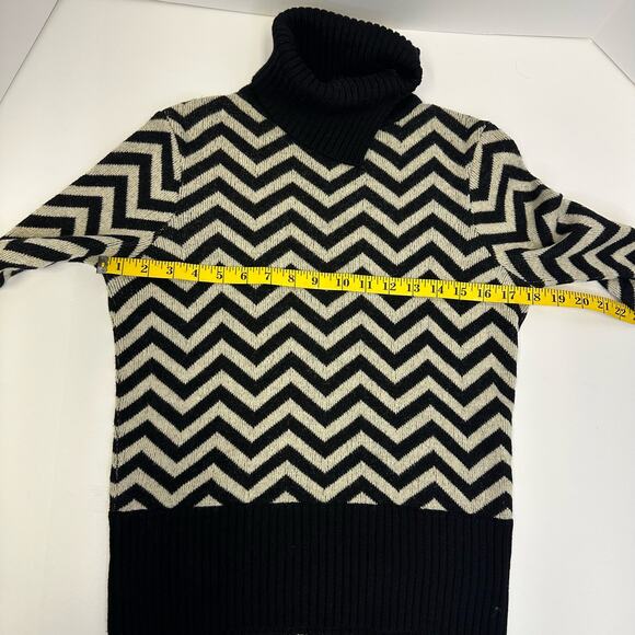 Kenneth Cole New York Black & White Chevron Turtleneck Sweater Small Merino Wool - Picture 5 of 8